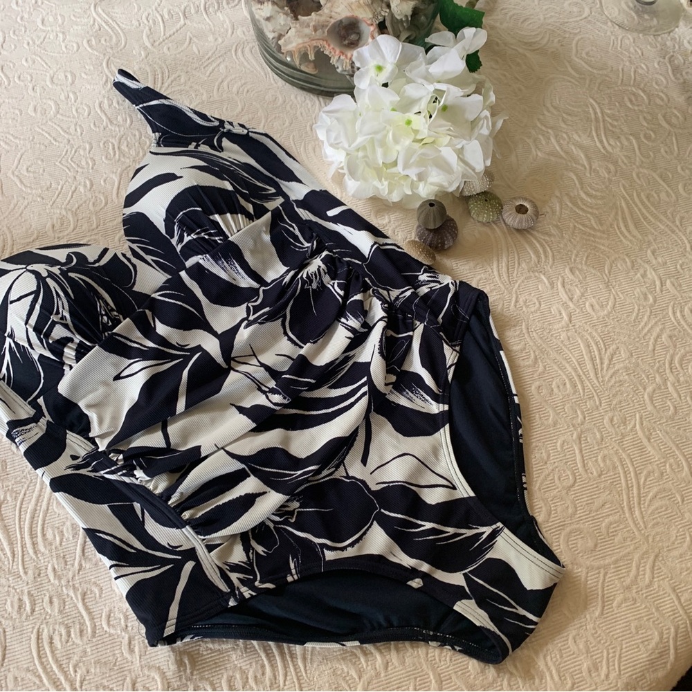 One Piece Swimsuit Swimwear Women Size 12 Black Floral Bathers Unbranded NWOT - Picture 2 of 9